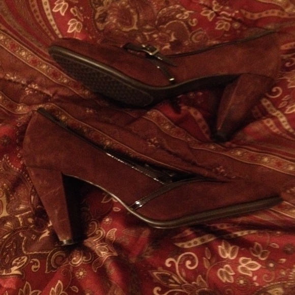 Aerosols brown suade heels