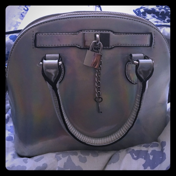 Holographic purse