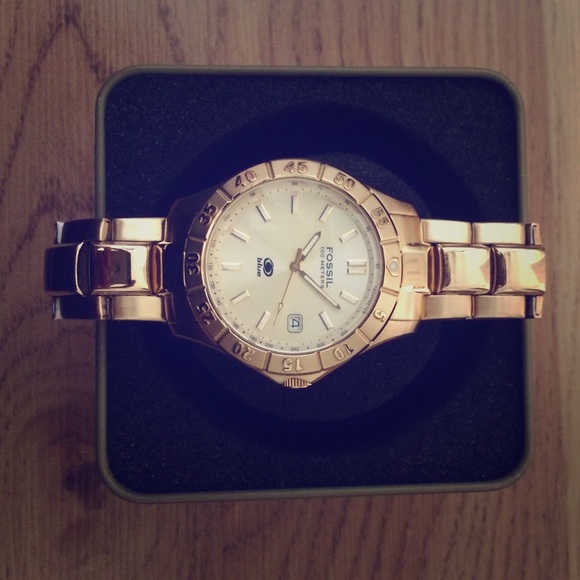 Men's gold fossil watch!
