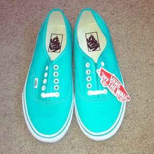Green VANS women's size 9. New without box.