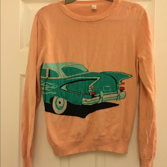 retro inspired crew sweater.