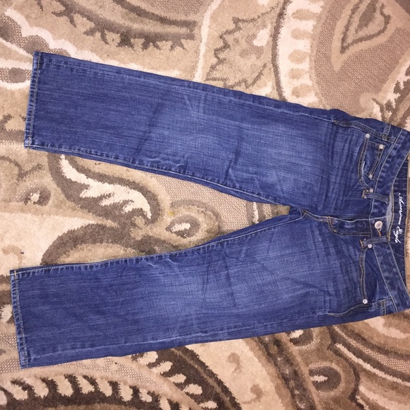❌Sold❌American Eagle Crop Jeans
