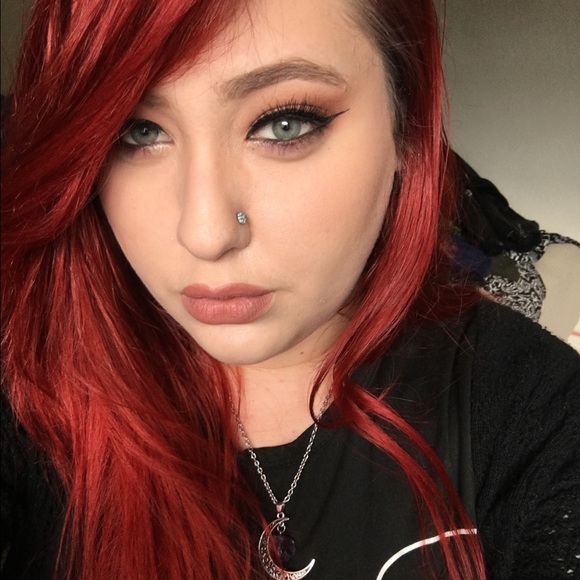 Meet your seller💕🤘🍻 - Picture 4 of 4