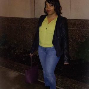 Meet your Posher, Danielle