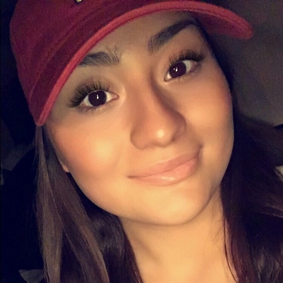 Meet your Posher, April - Picture 1 of 1