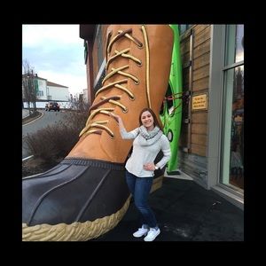 Meet your Posher, Lauren