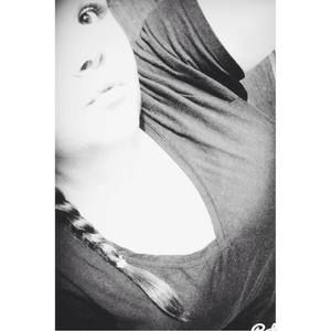 Meet your Posher, Caitlin