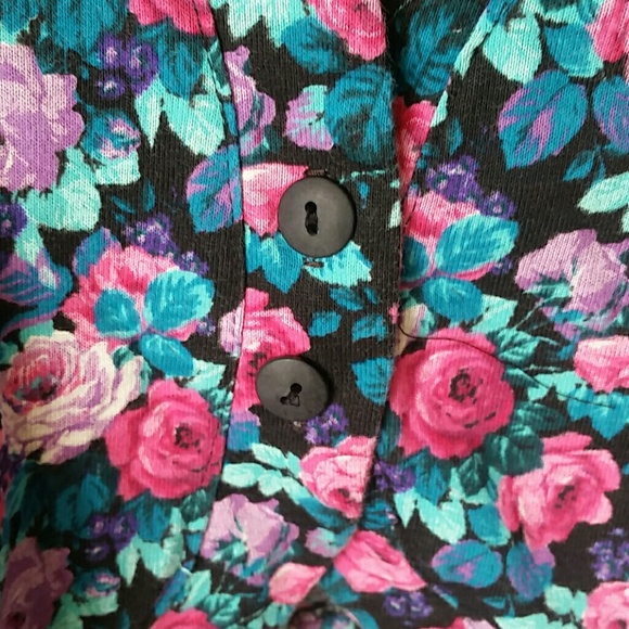 ❌🚫SOLD 🚫❌ Floral Crop Sweater🚫❌ - Picture 2 of 3