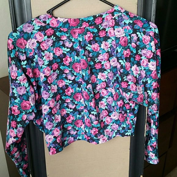 ❌🚫SOLD 🚫❌ Floral Crop Sweater🚫❌ - Picture 3 of 3