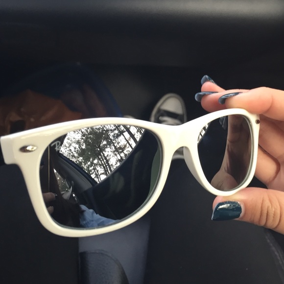 Ray bans new wayfarer sunglasses - Picture 3 of 4