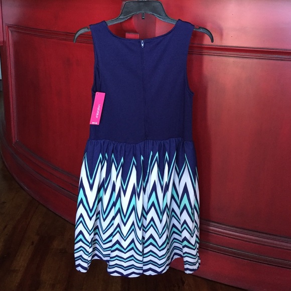 Dress - Picture 2 of 4