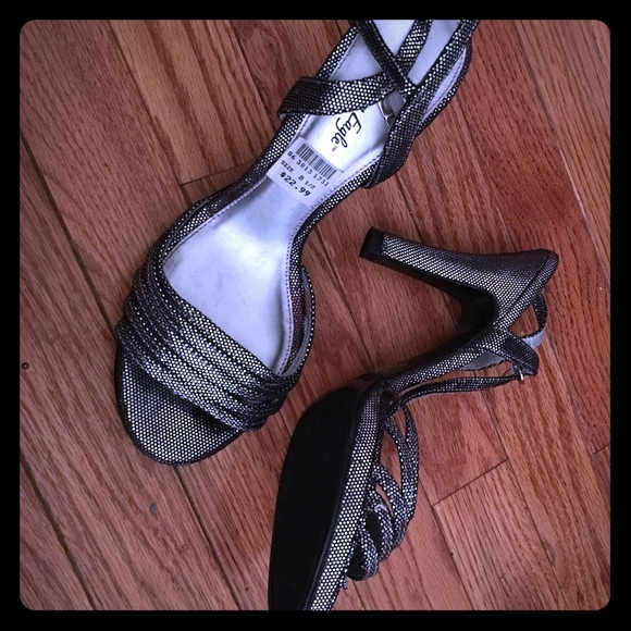 Black and Silver Heels 💕 - Picture 1 of 1