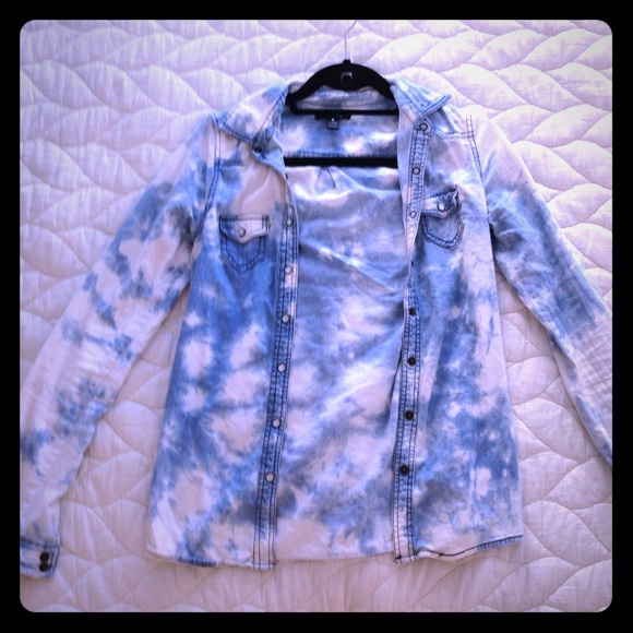 Aqua tie dye denim shirt. Xs.