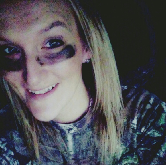 Meet your Posher, Laura - Picture 3 of 3