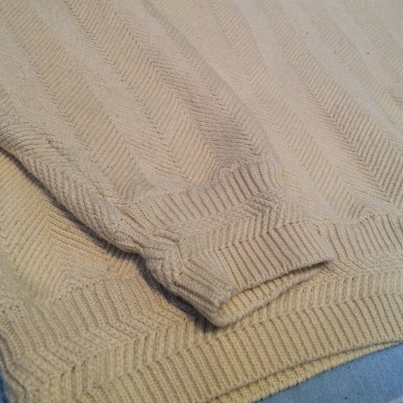 Oversized Cream Vintage Sweater - Picture 3 of 4