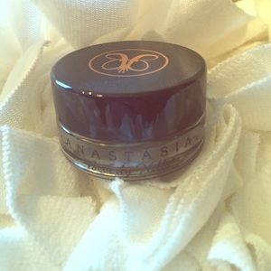 Final price.Anastasia Dipbrow Pomade Medium Brown