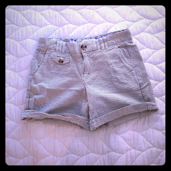 Banana republic green stripe short. Petite 0.