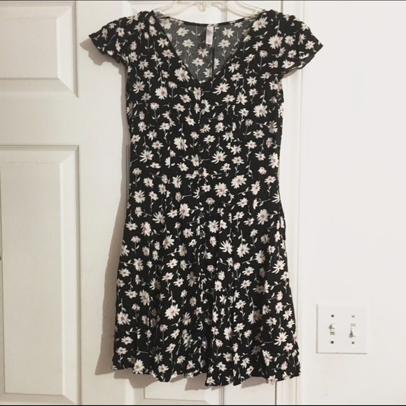 Floral Daisy Dress - Picture 2 of 2