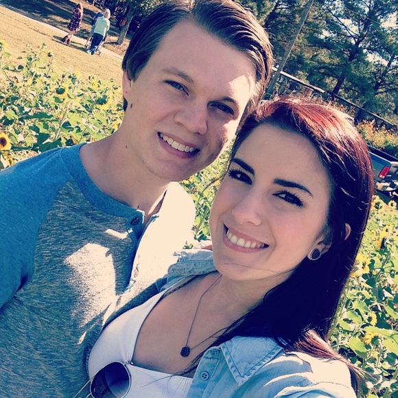 Meet your Posher, Hali