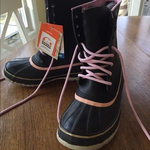 Brand new premium Sorel boots with pink laces