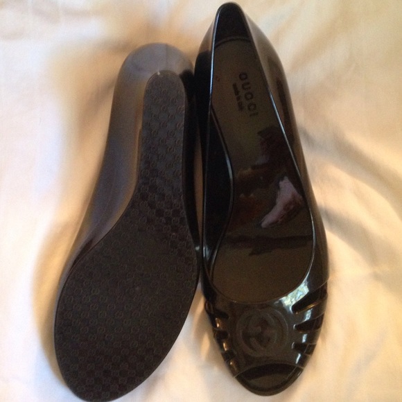Black Gucci wedges