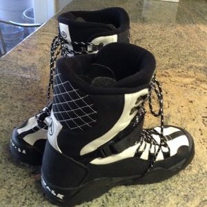 Mens Airwalk snowboard boots