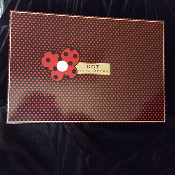 Marc Jacobs DOT perfume gift set