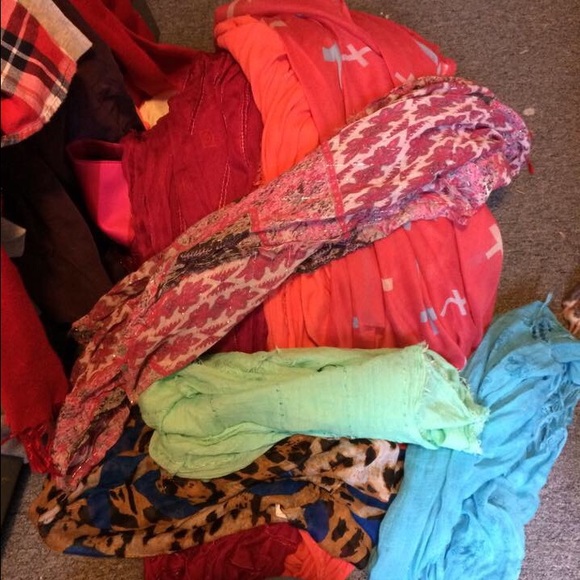 10 scarves