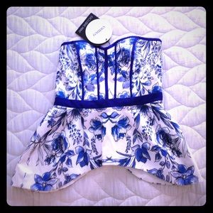 Cameo strapless bustier top with peplum fit! Xs.
