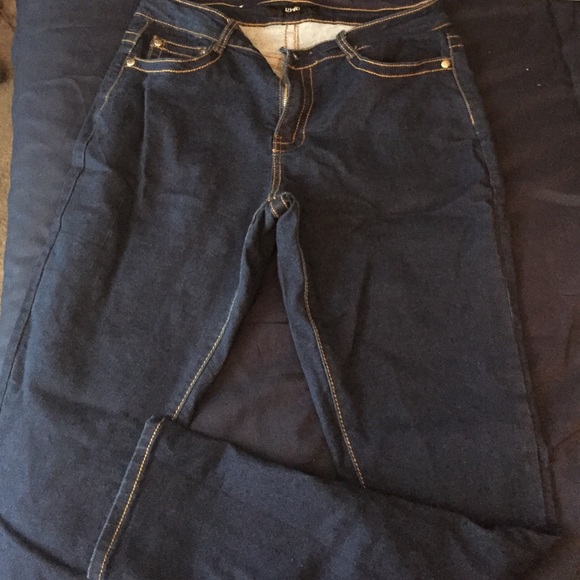 Dark wash skinny jeans