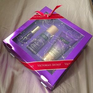 PERFECT GIFT! ~ Victoria's Secret Love Spell set