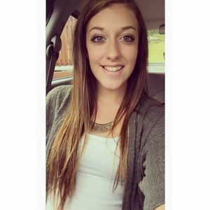 Meet your Posher, Courtney