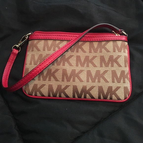 MK Wristlet✨ Like New!