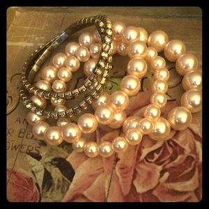 💕Gifted with purchase 💕Pink pearl and rhinestone