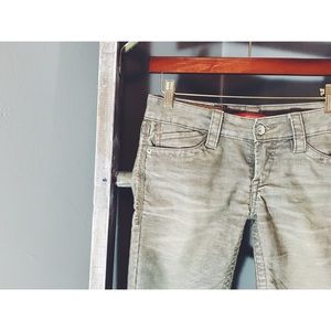 grey| corduroy skinnies