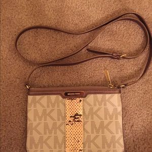 Micheal Kors satchel purse