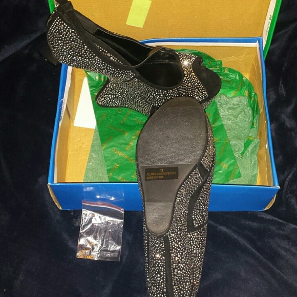 Heeless Heels - Picture 2 of 4