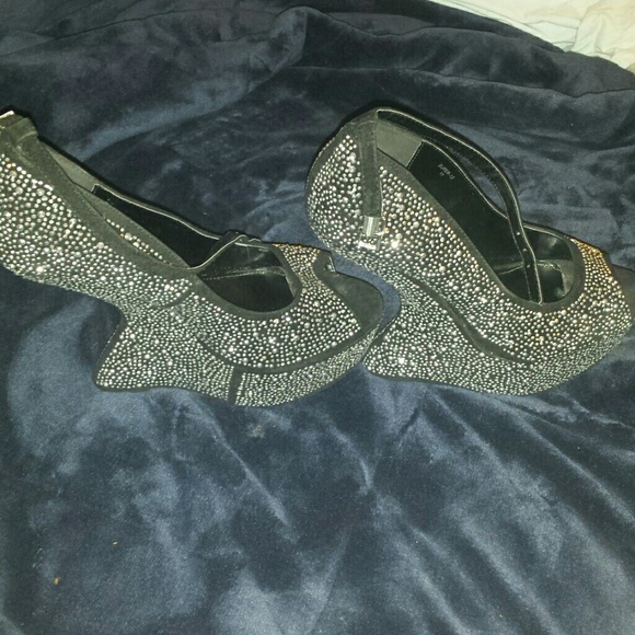 Heeless Heels - Picture 4 of 4