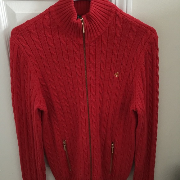 Women's sweater/jacket in good condition.