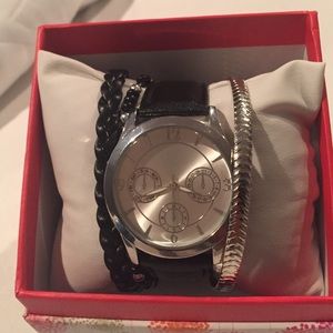 Black and silver fashion watch