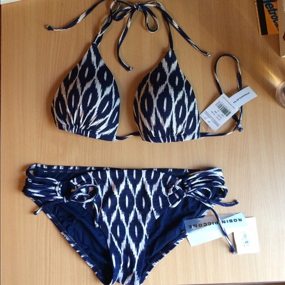 NWT Robin Piccone Navy Java triangle bikini