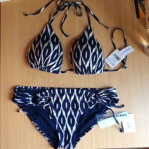 NWT Robin Piccone Navy Java triangle bikini