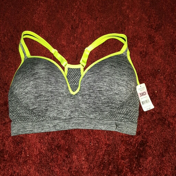 Sports bra with wire