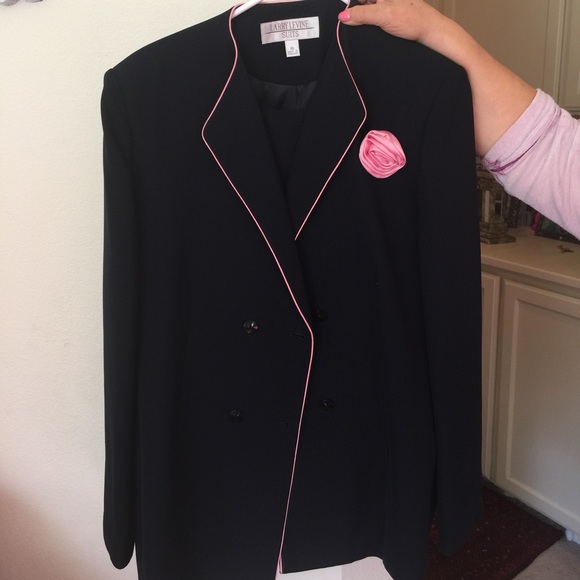 Larry Levine suit
