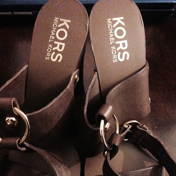 Michael Kors  platform sandals - Picture 2 of 3
