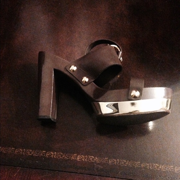Michael Kors  platform sandals - Picture 3 of 3