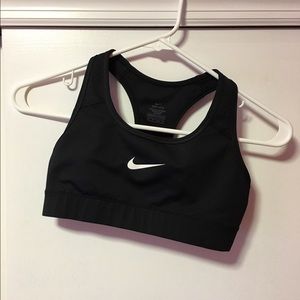 Black nike sports bra