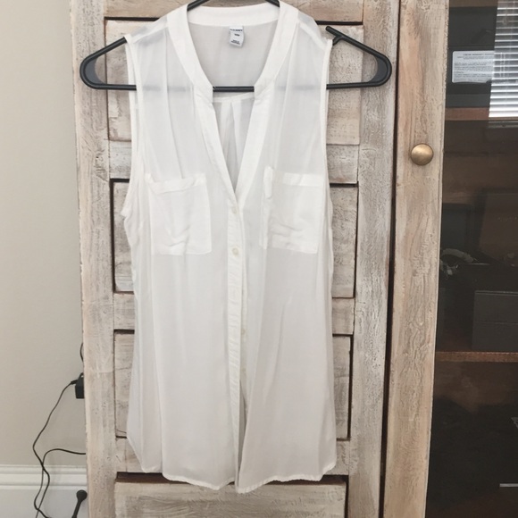 Sleeveless blouse