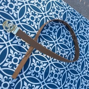 🎀Host pick🎀 🎉🎉🎉.Michael Kors REVERSIBLE belt.