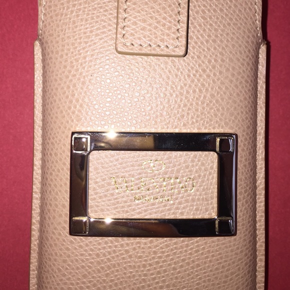 New with box Valentino Garavani IPhone sleeve - Picture 2 of 4